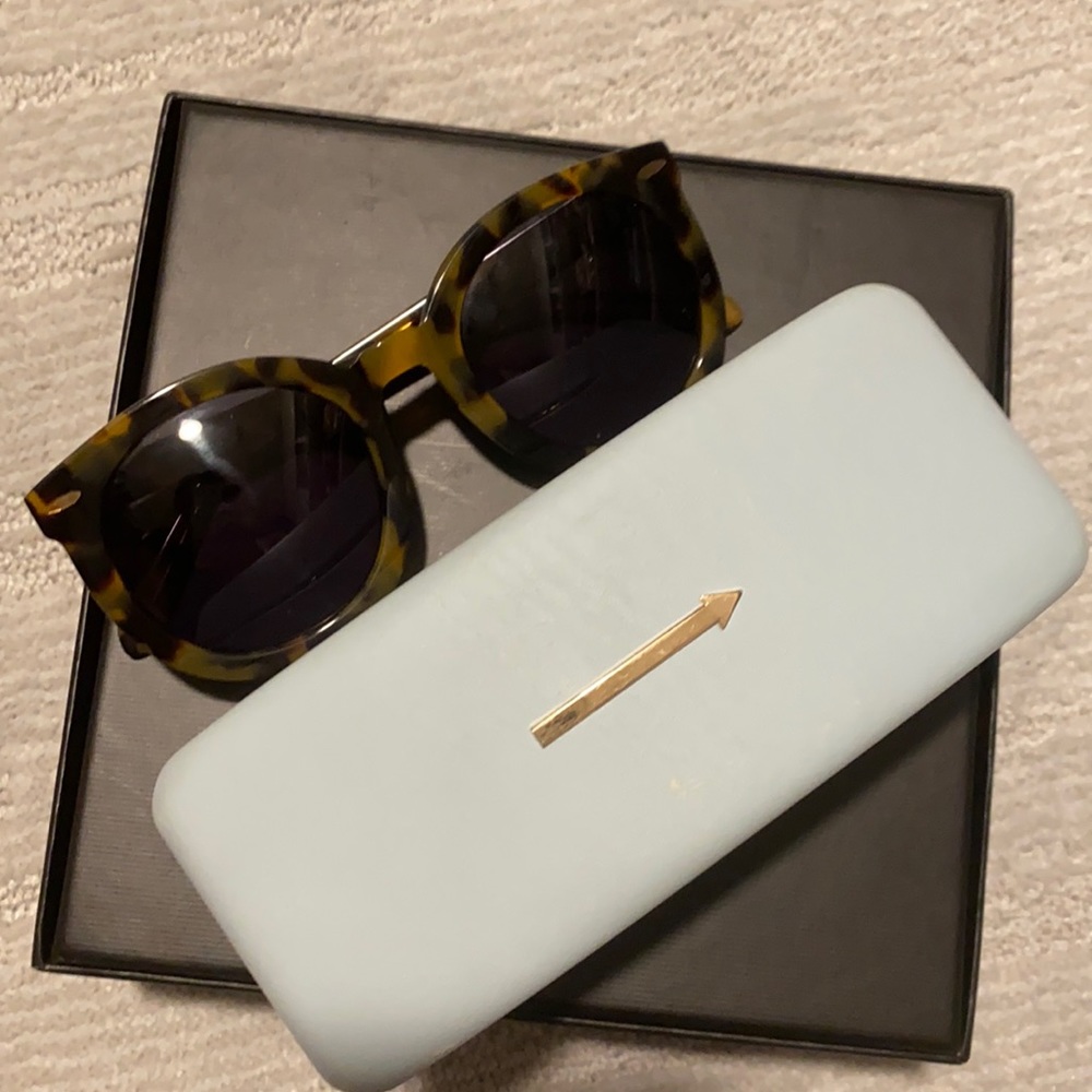 Karen Walker Tortoise super duper strength
